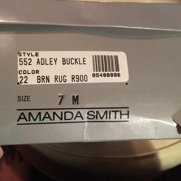 Size 7 brown strap buckle sandals by Amanda Smith - Picture 4 of 4